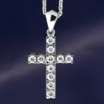 Diamond cross pendant Pn544